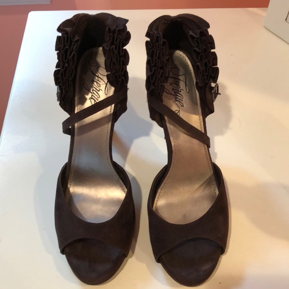 Fergie brown suede heels - Picture 2 of 3